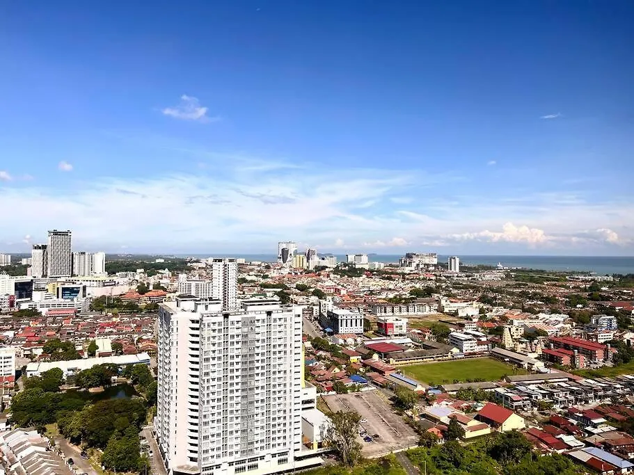 Apartment Urban Vista @ The Quartz Residence: City Center Retreat With Infinitypool Malacca Malaysia